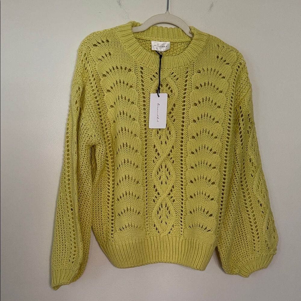 NWT Line & dot yellow fluffy rounded‎ sweater with cable knitting